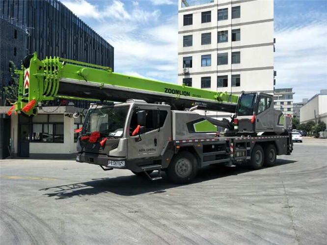 内黄县跨街广告牌的高空安装注意事项